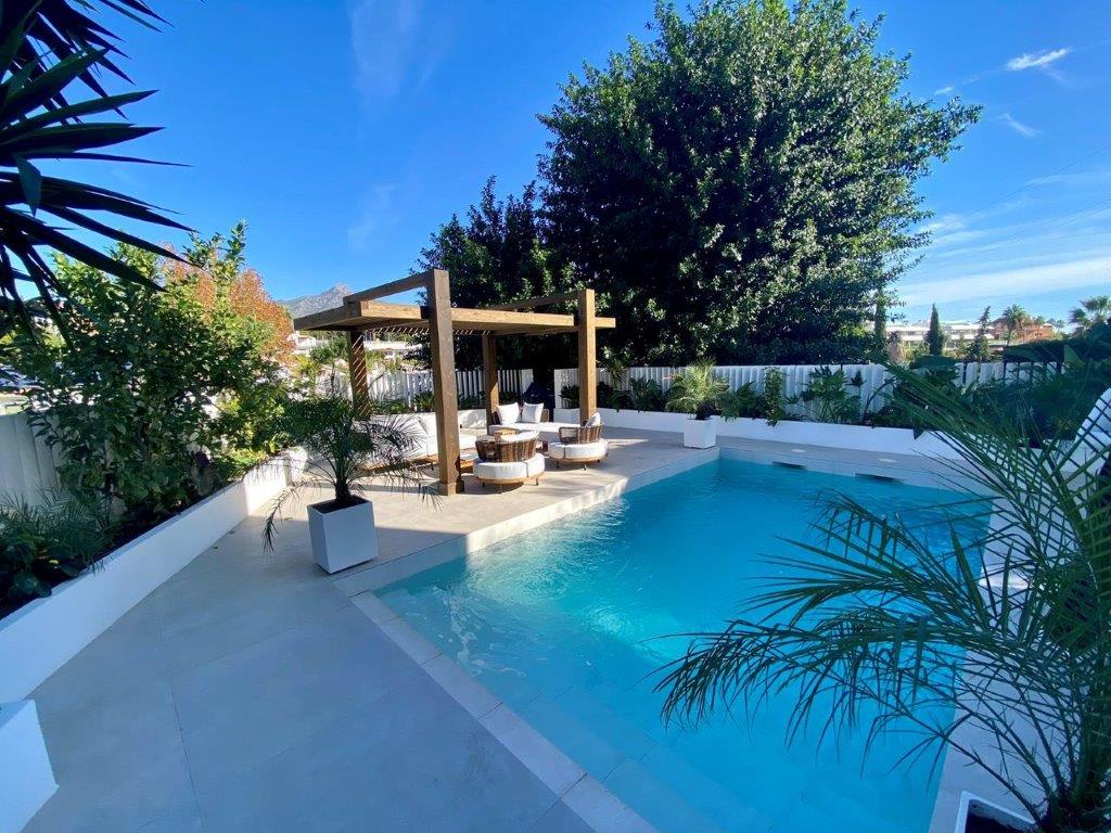 5 bedroom family home in Nueva Andalucia