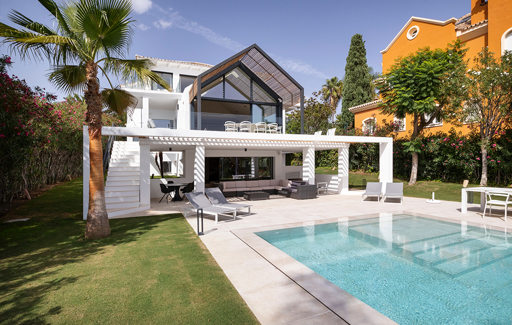 Contemporary villa in Marbella Nueva Andalucia